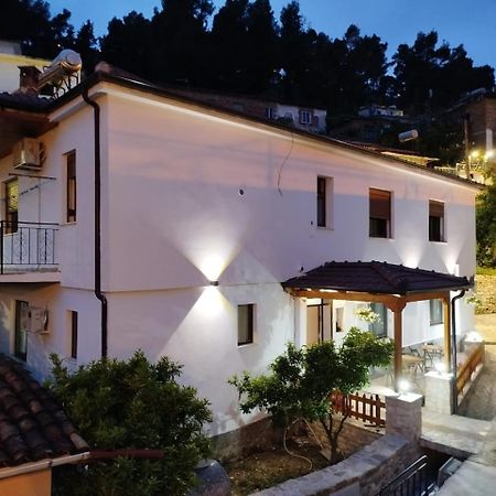 Hotel Vila Vreko B&B Berat Exteriör bild