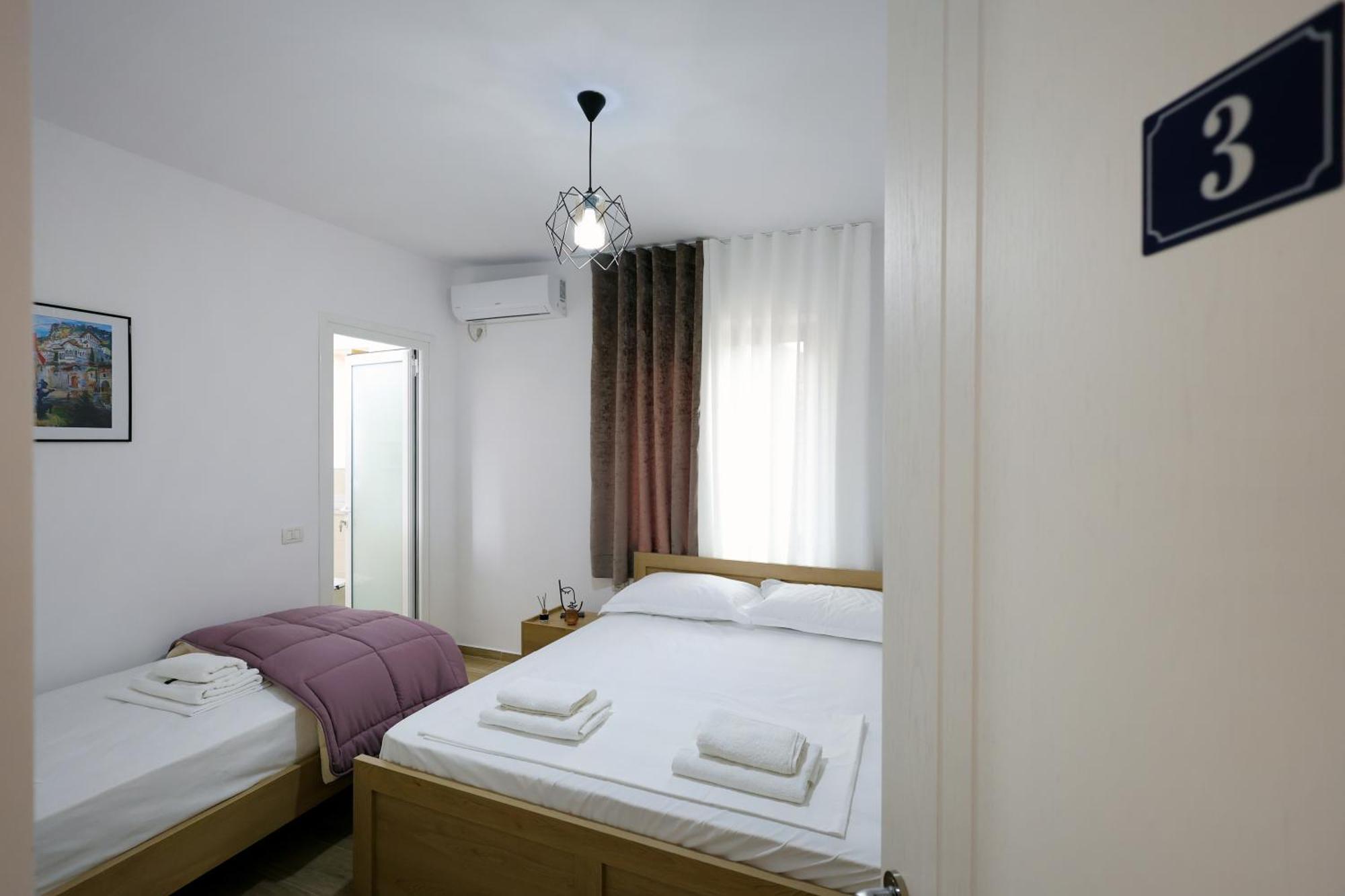 Hotel Vila Vreko B&B Berat Exteriör bild