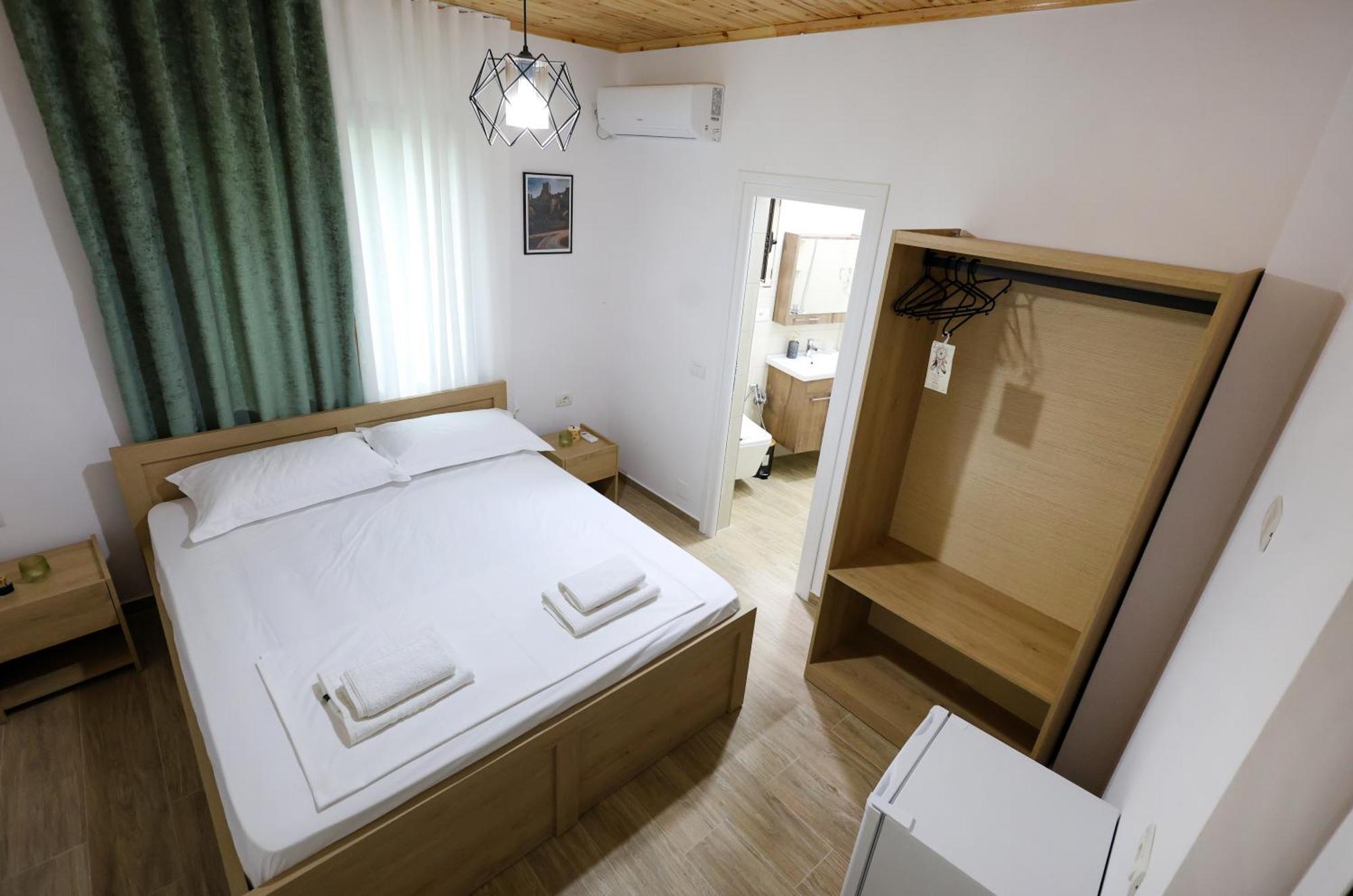 Hotel Vila Vreko B&B Berat Exteriör bild