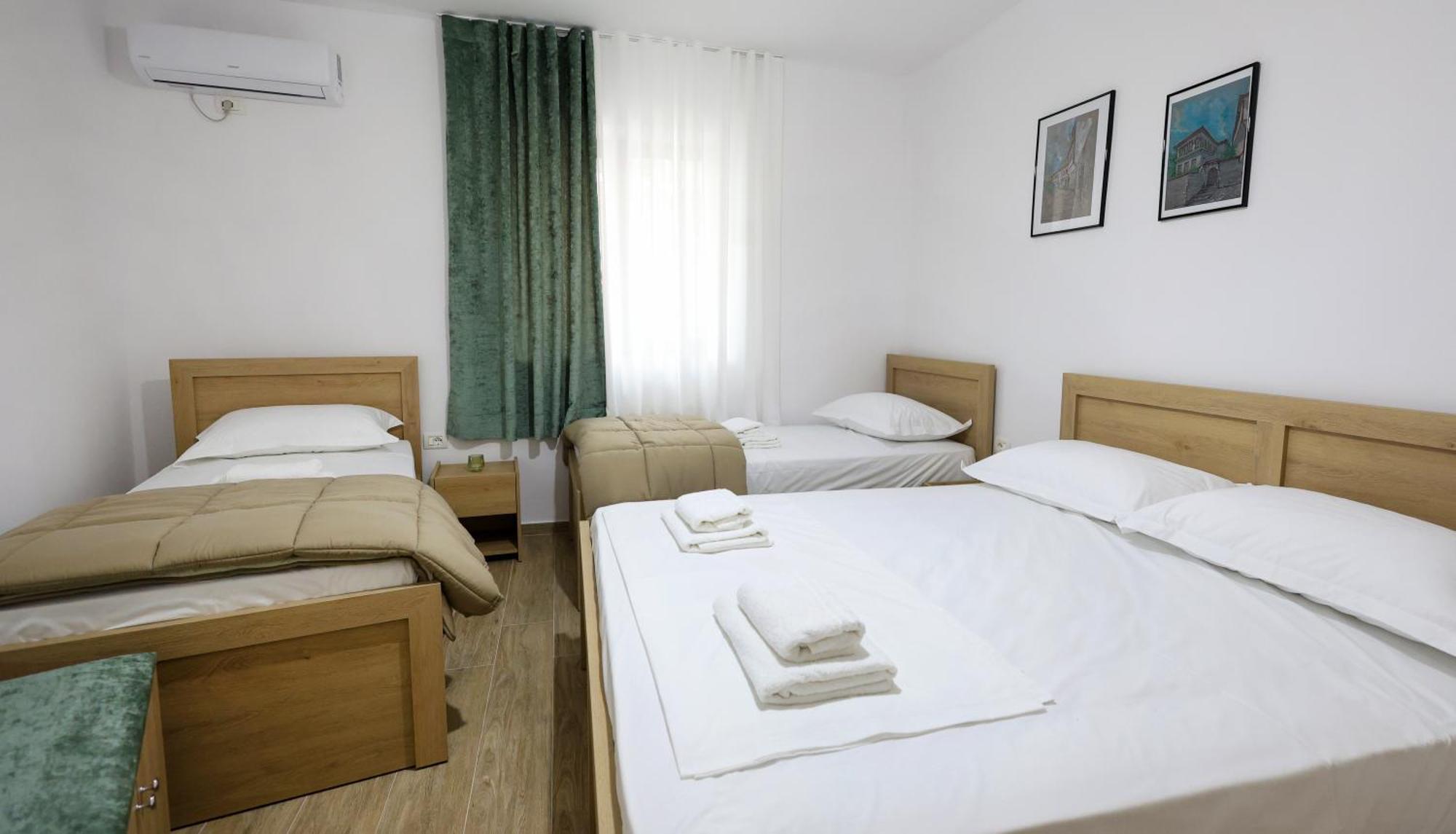 Hotel Vila Vreko B&B Berat Exteriör bild