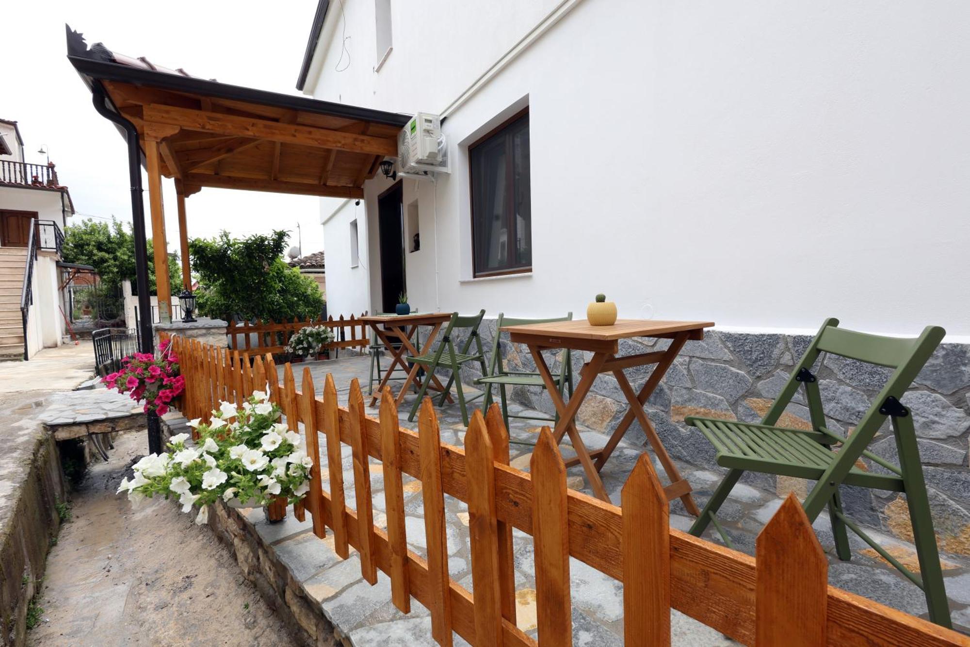 Hotel Vila Vreko B&B Berat Exteriör bild