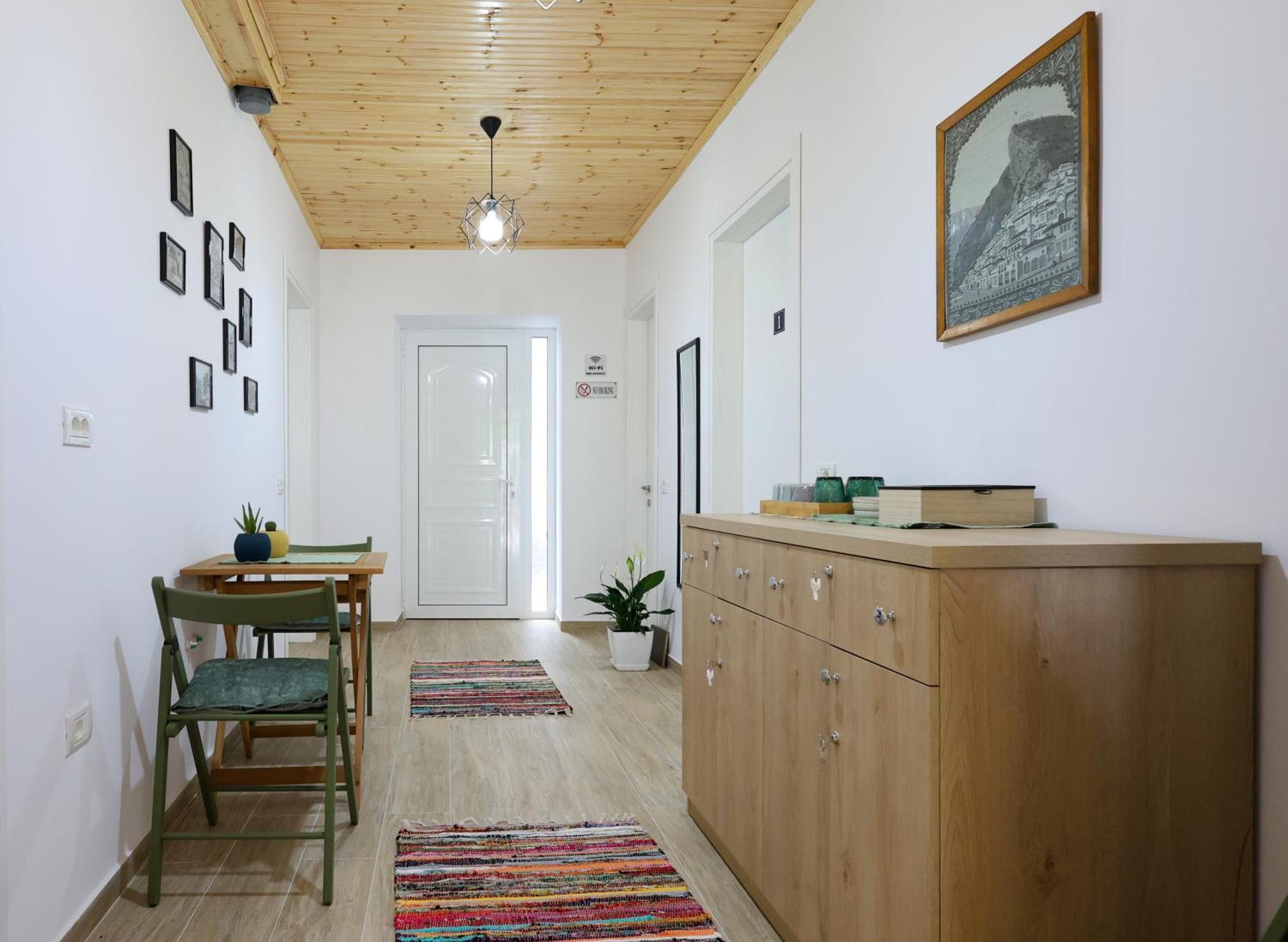 Hotel Vila Vreko B&B Berat Exteriör bild
