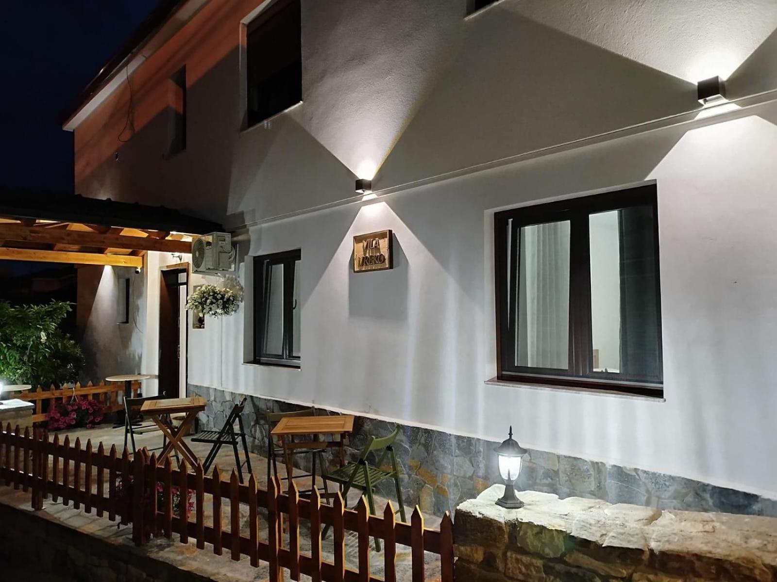 Hotel Vila Vreko B&B Berat Exteriör bild